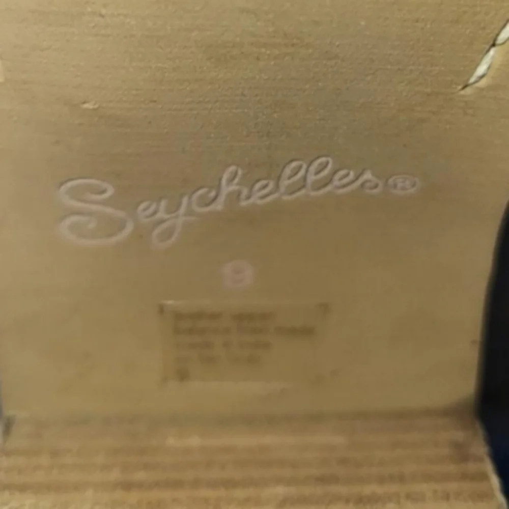 Seychelles Genuine Leather Upper Suede Tan Brown Ankle Boot Bootie Shoe Women 9 - Picture 8 of 11